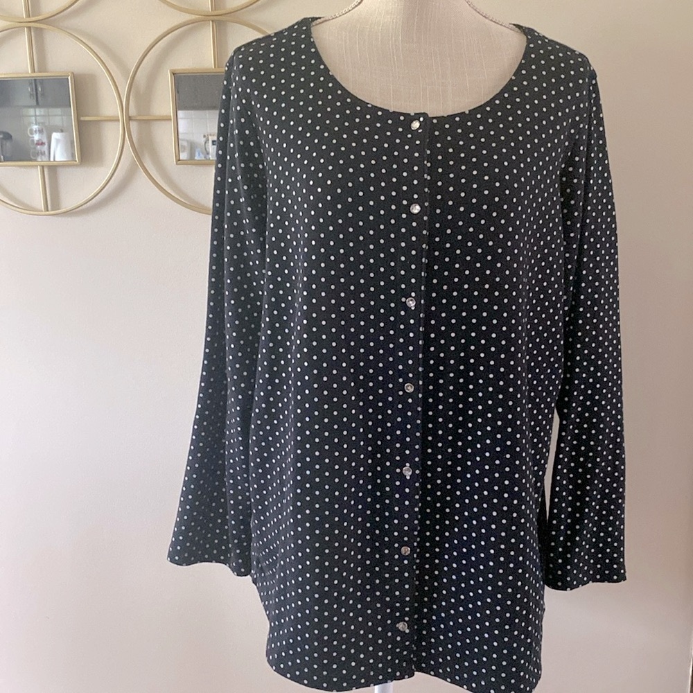 Quacker factory woman’s lightweight white polka dot on black jacket snap front